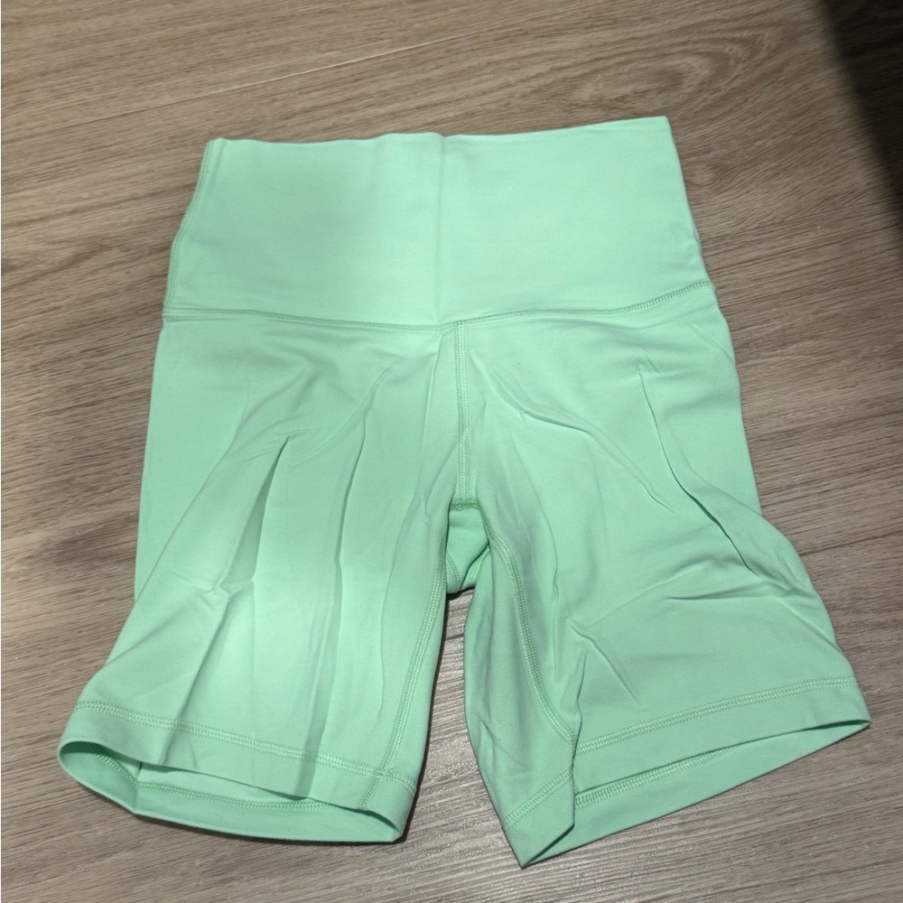 Aritzia Butter 7” Cheeky Shorts